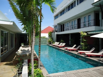 mens resort and spa caters to gay men
