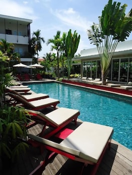 mens resort and spa caters to gay men