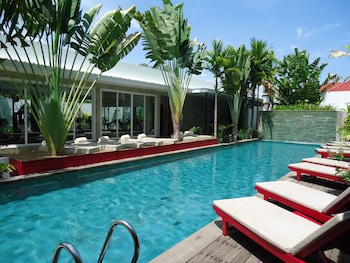mens resort and spa caters to gay men