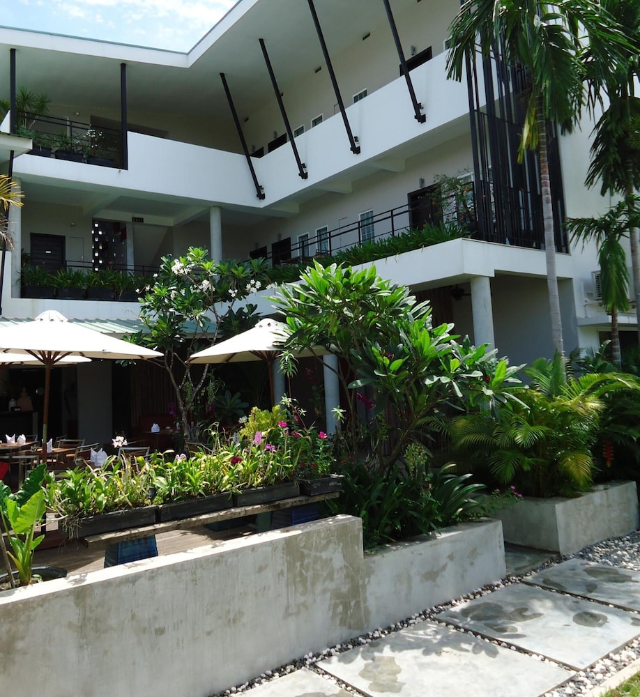 mens resort and spa caters to gay men