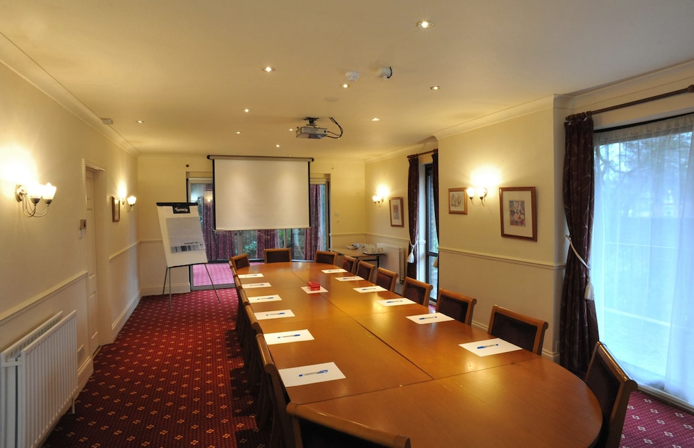 cross roads hotel by greene king inns