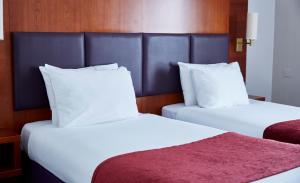 cross roads hotel by greene king inns