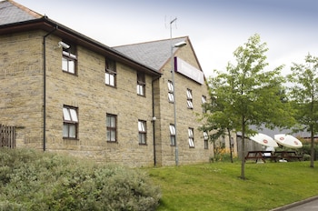 premier inn bradford north bingley
