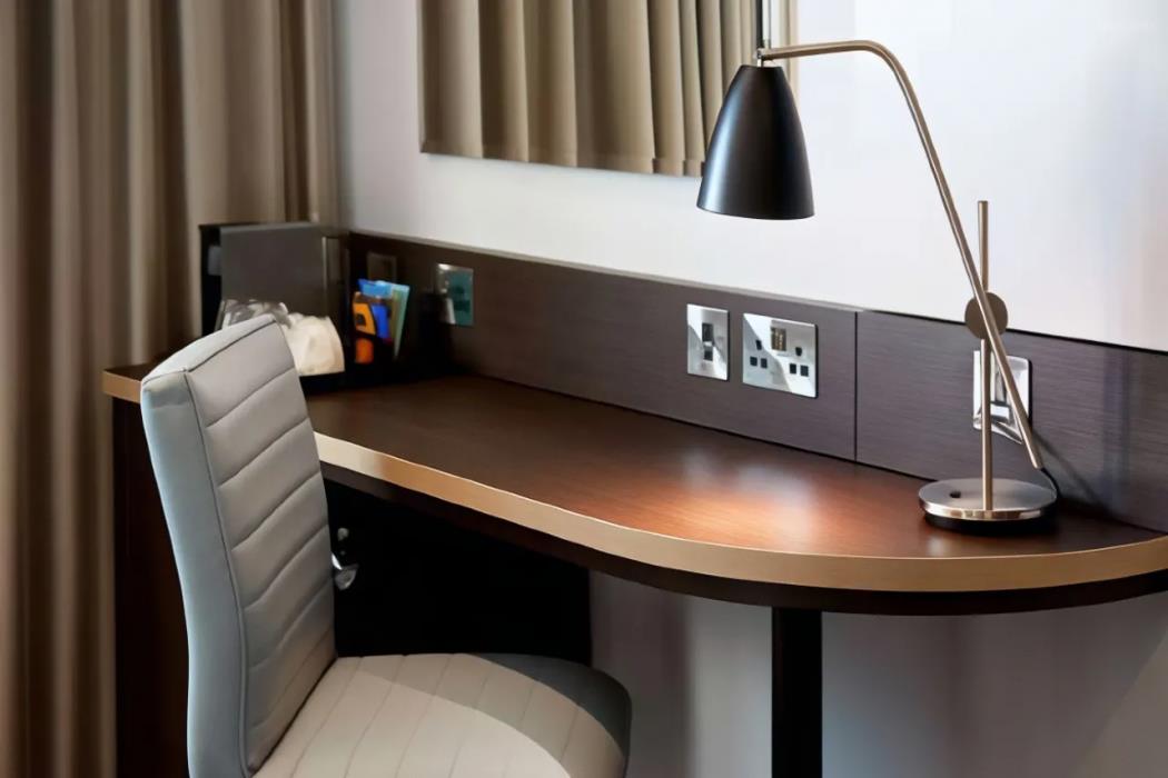 premier inn birmingham oldbury m5 jct2