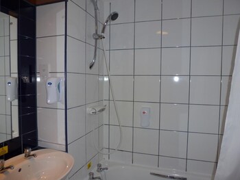 The Wheatsheaf Hotel,,3 star