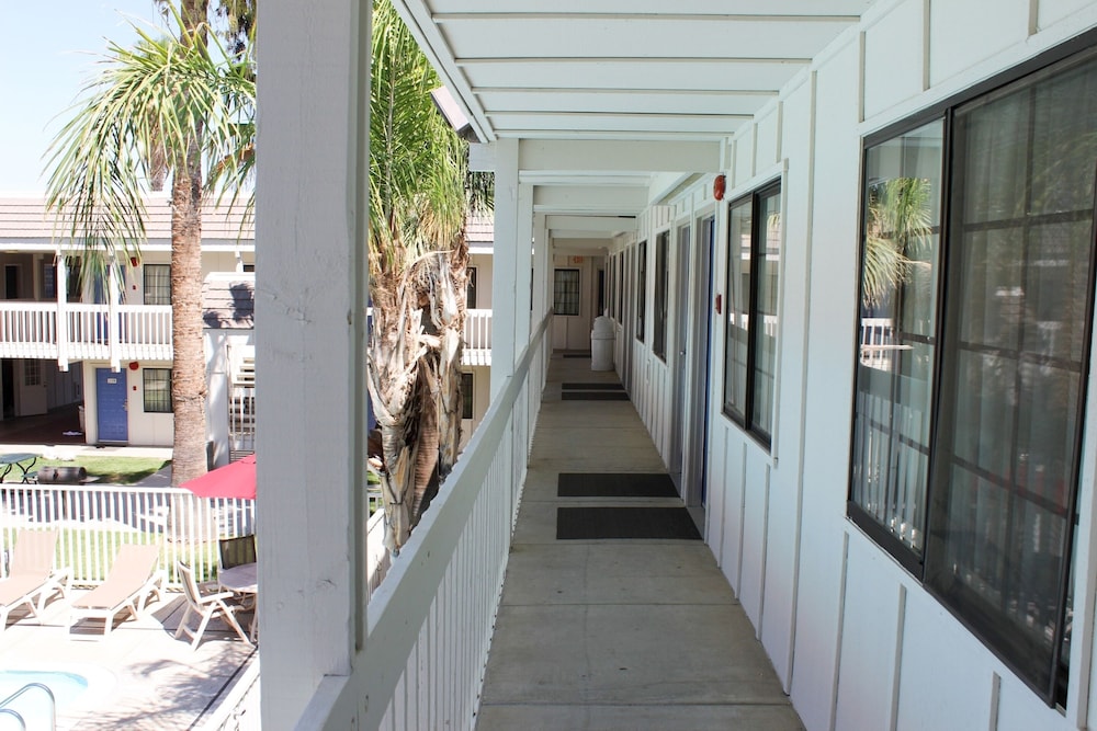 motel 6 coalinga ca east