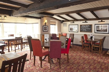 premier inn manchester handforth