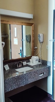 days inn by wyndham collinsville st louis