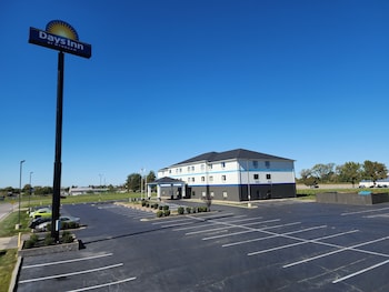 days inn by wyndham collinsville st louis