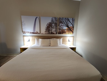 days inn by wyndham collinsville st louis