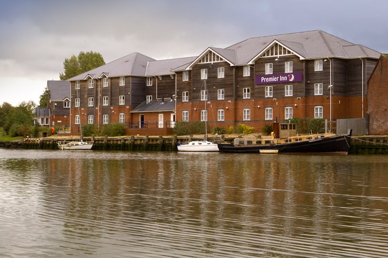 premier inn isle of wight newport