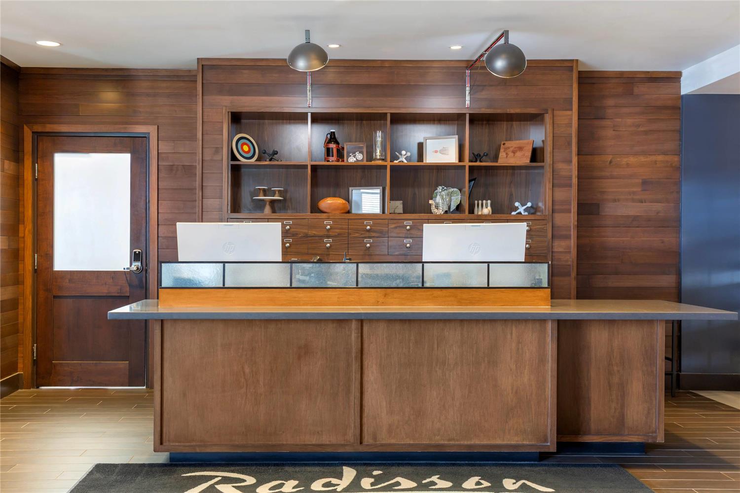 radisson hotel detroit metro airport