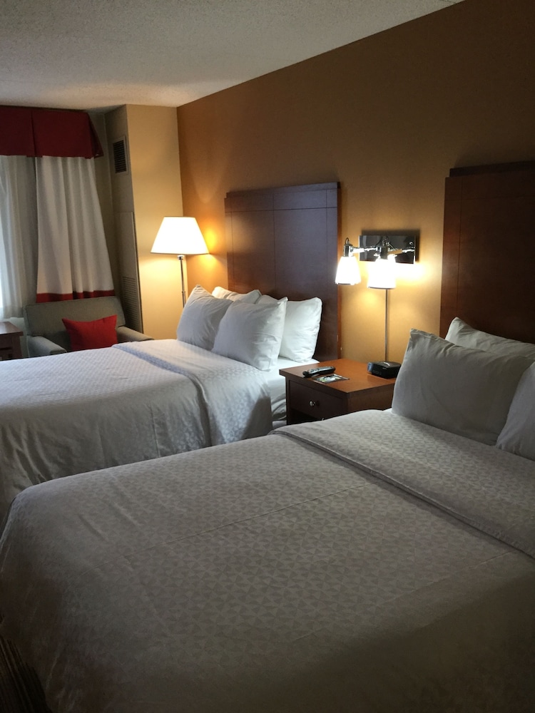 radisson hotel detroit metro airport