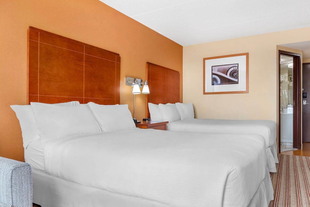 radisson hotel detroit metro airport