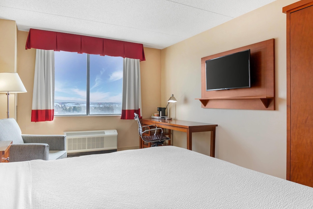 radisson hotel detroit metro airport