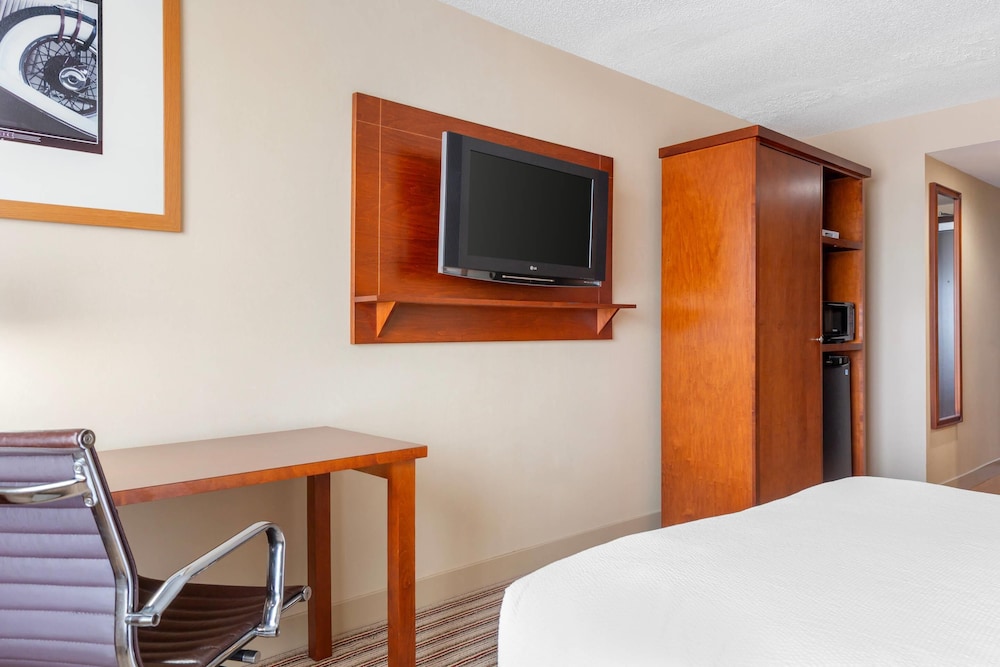 radisson hotel detroit metro airport