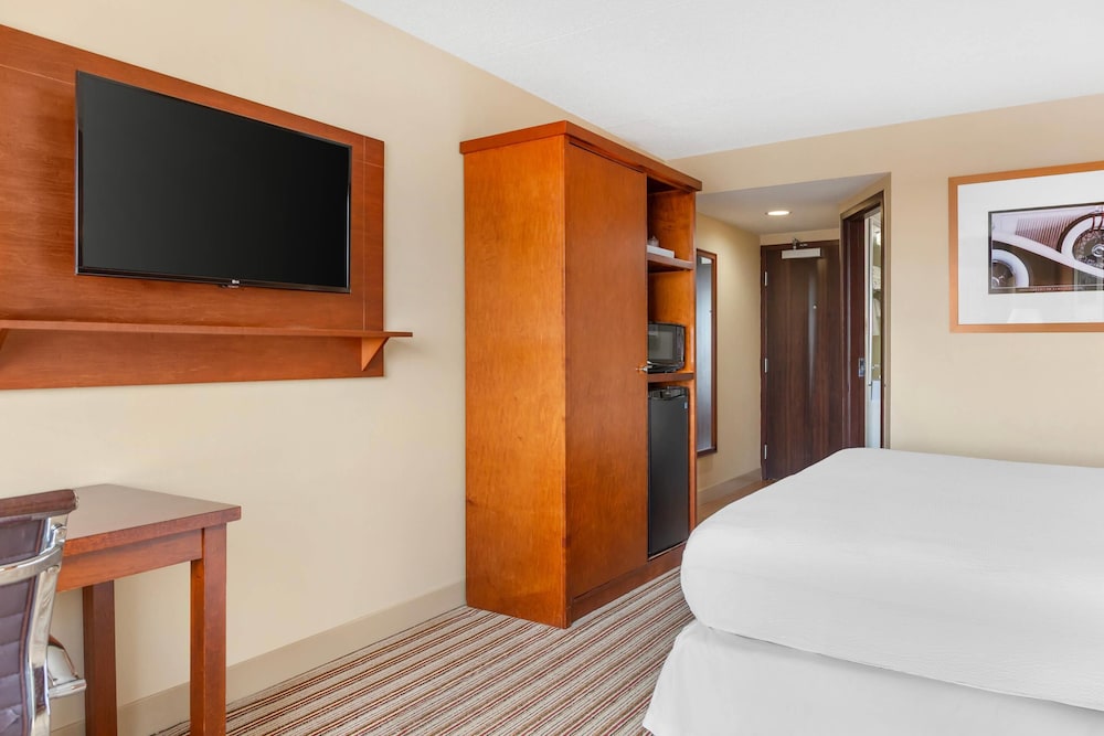 radisson hotel detroit metro airport