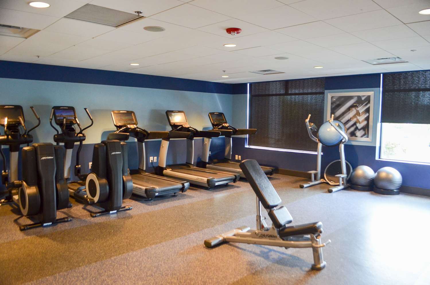 radisson hotel detroit metro airport