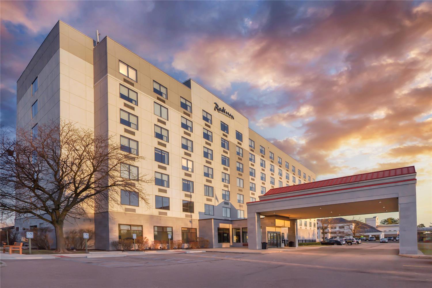 radisson hotel detroit metro airport