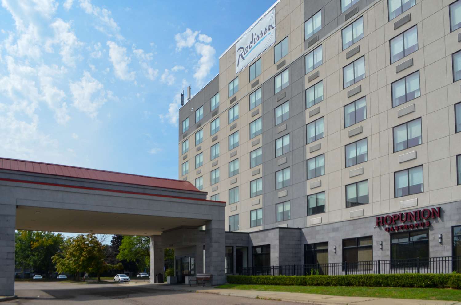radisson hotel detroit metro airport