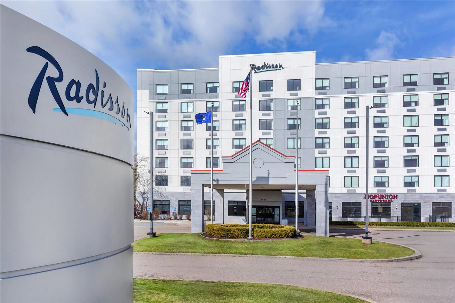 radisson hotel detroit metro airport