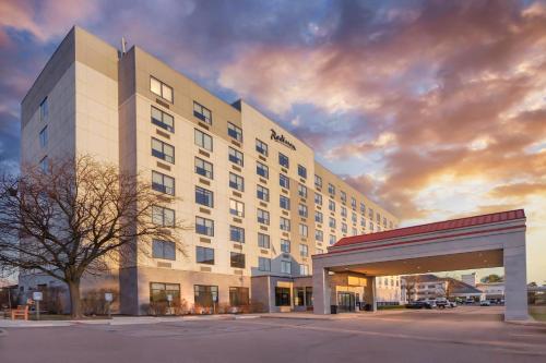 radisson hotel detroit metro airport