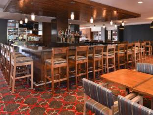 radisson hotel detroit metro airport