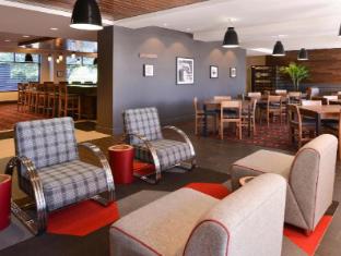 radisson hotel detroit metro airport
