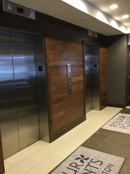 Radisson Hotel Detroit Metro Airport,,3 star