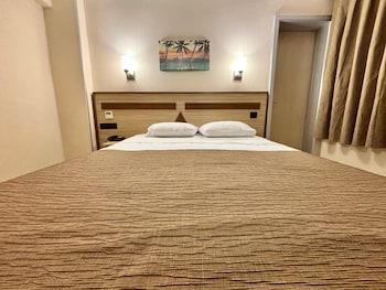 gold hotel