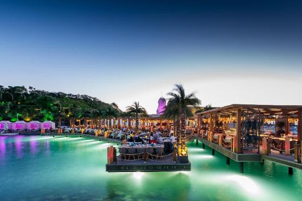 cratos premium hotel