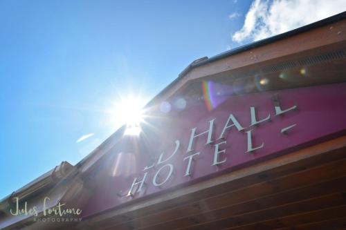 red hall hotel