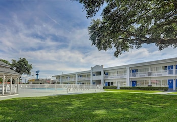 motel 6 jacksonville nc