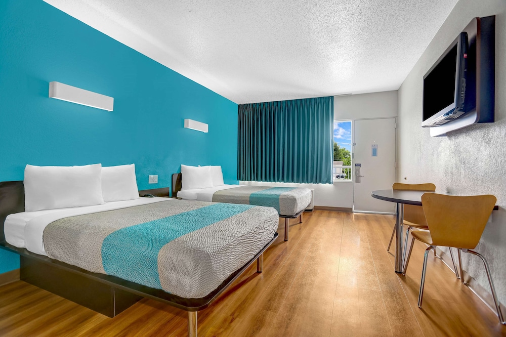 motel 6 jacksonville nc