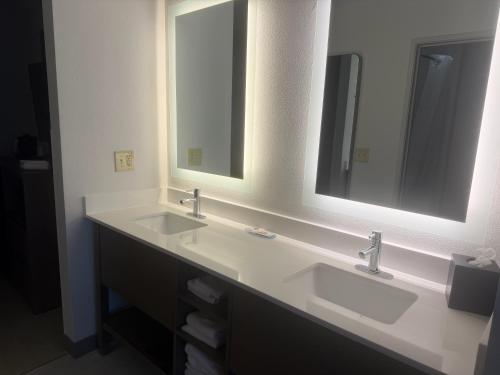 summerset hotel and suites