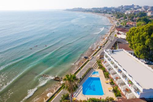 side beach club hotel