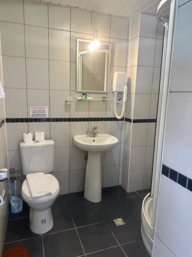 side beach club hotel