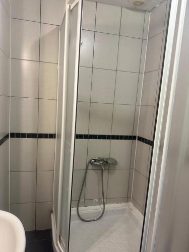 side beach club hotel