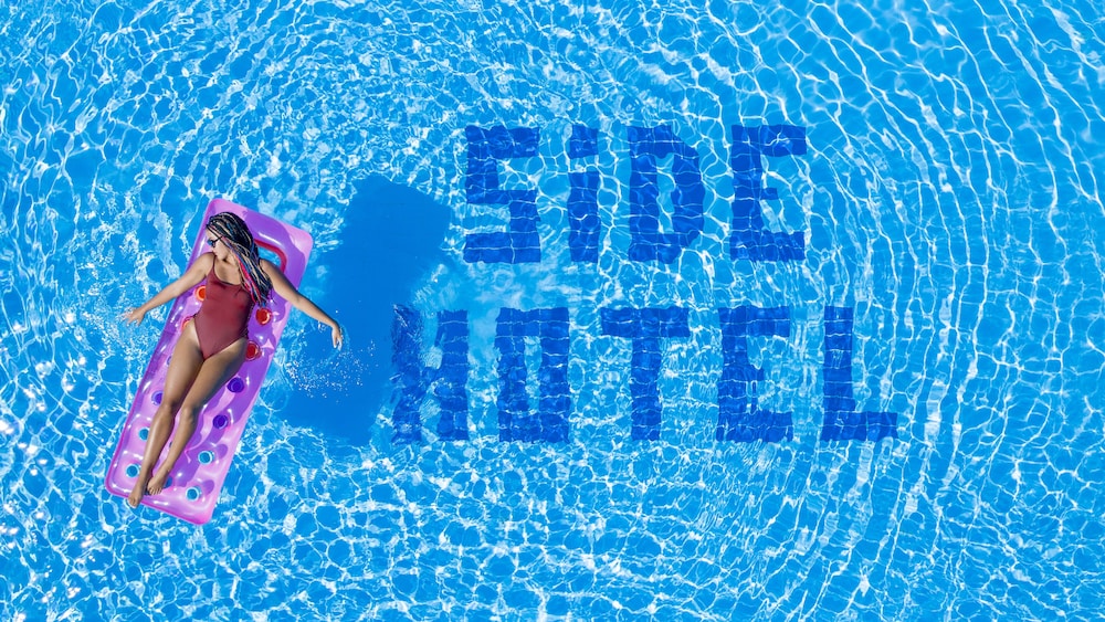 side beach club hotel