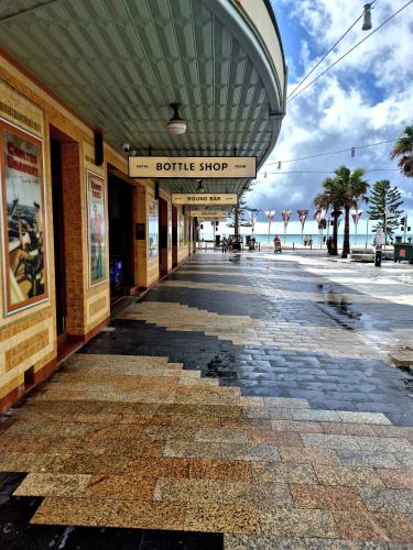 boardrider backpacker and budget motel