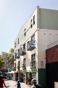 boardrider backpacker and budget motel