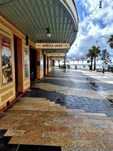 boardrider backpacker and budget motel