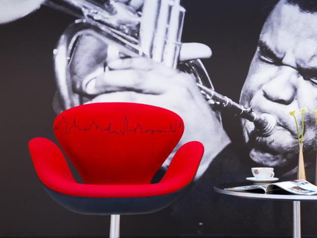 the huxley copenhagen bw premier collection