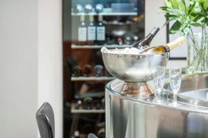 the huxley copenhagen bw premier collection