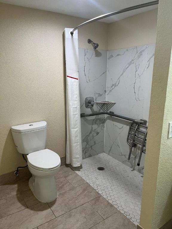 red roof inn haltom city