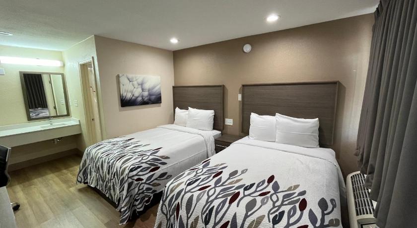 red roof inn haltom city
