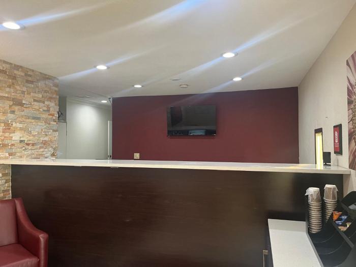 red roof inn haltom city