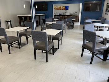 comfort inn and suites troutville roanoke north daleville