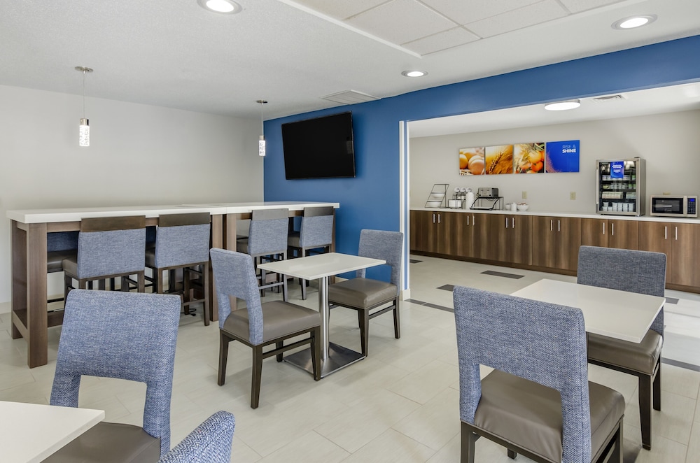 comfort inn and suites troutville roanoke north daleville