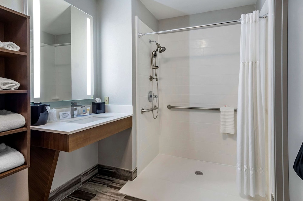 comfort inn and suites troutville roanoke north daleville